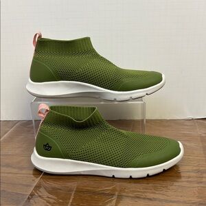 Spence yoga stretch Green Slip-On Sneakers with Pink Accents